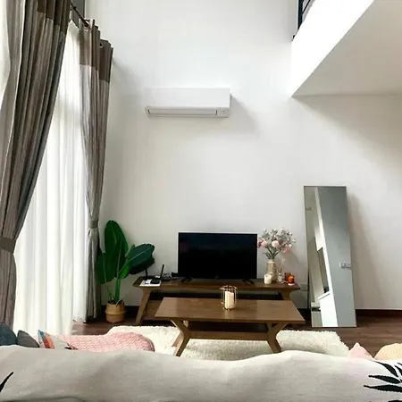 Nine'Suite @ Riverson Soho - Duplex 2Br Poolview